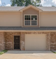 135 Country Ln Unit 403, Clarksville, TN 37043