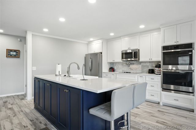 42 Diamond Head Drive 42, Sand Springs, OK 74063