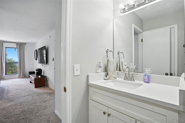 42 Diamond Head Drive 42, Sand Springs, OK 74063