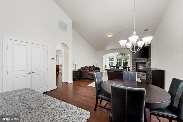 25079 CHAFEE CIR, Aldie, VA 20105
