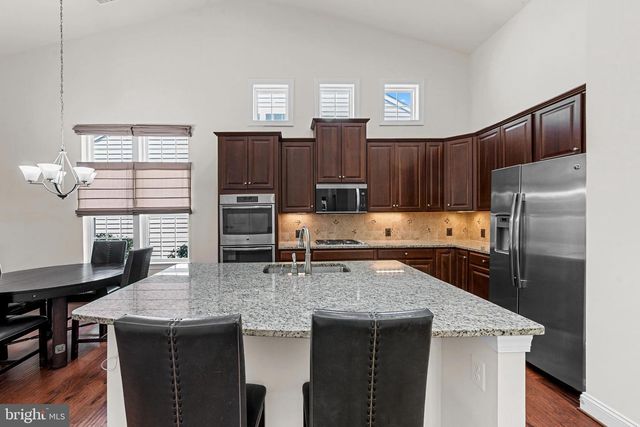 25079 CHAFEE CIR, Aldie, VA 20105