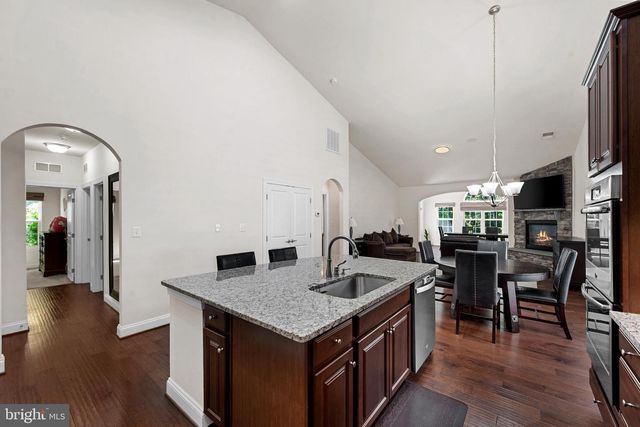 25079 CHAFEE CIR, Aldie, VA 20105