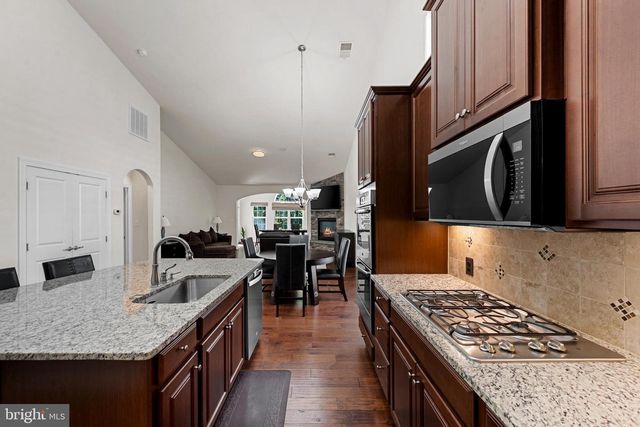 25079 CHAFEE CIR, Aldie, VA 20105