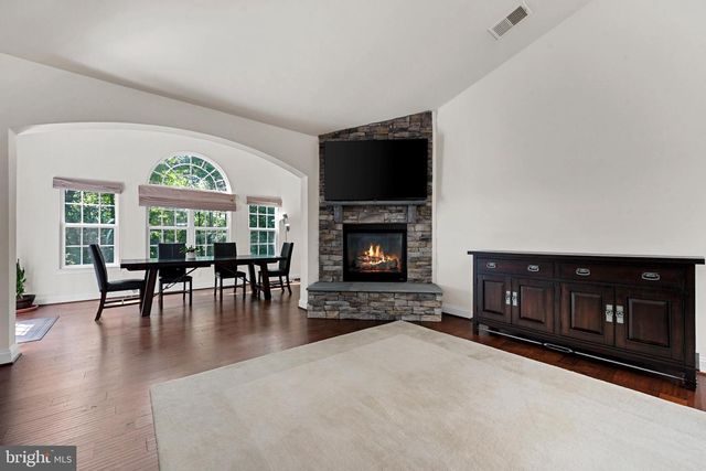 25079 CHAFEE CIR, Aldie, VA 20105
