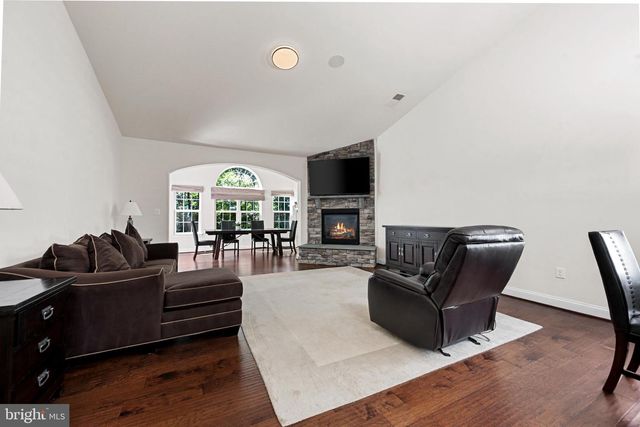 25079 CHAFEE CIR, Aldie, VA 20105