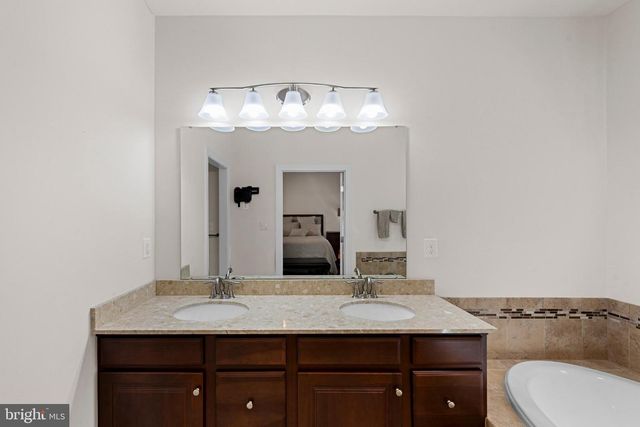 25079 CHAFEE CIR, Aldie, VA 20105