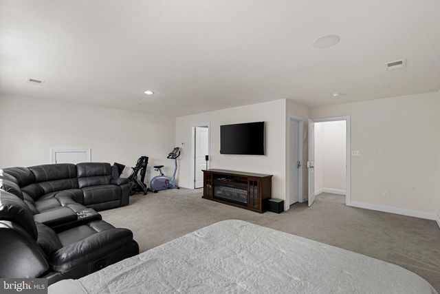 25079 CHAFEE CIR, Aldie, VA 20105