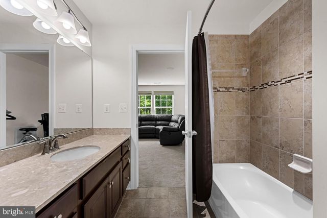 25079 CHAFEE CIR, Aldie, VA 20105
