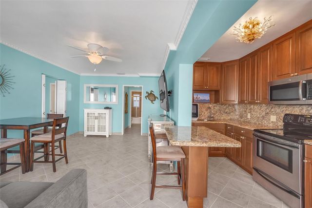 1187 Hillsboro Mile 9e, Hillsboro Beach, FL 33062