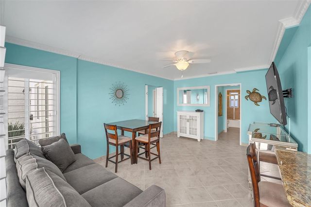 1187 Hillsboro Mile 9e, Hillsboro Beach, FL 33062