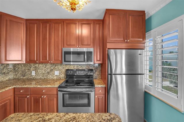 1187 Hillsboro Mile 9e, Hillsboro Beach, FL 33062