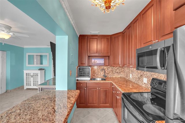 1187 Hillsboro Mile 9e, Hillsboro Beach, FL 33062