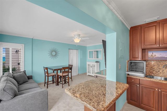 1187 Hillsboro Mile 9e, Hillsboro Beach, FL 33062