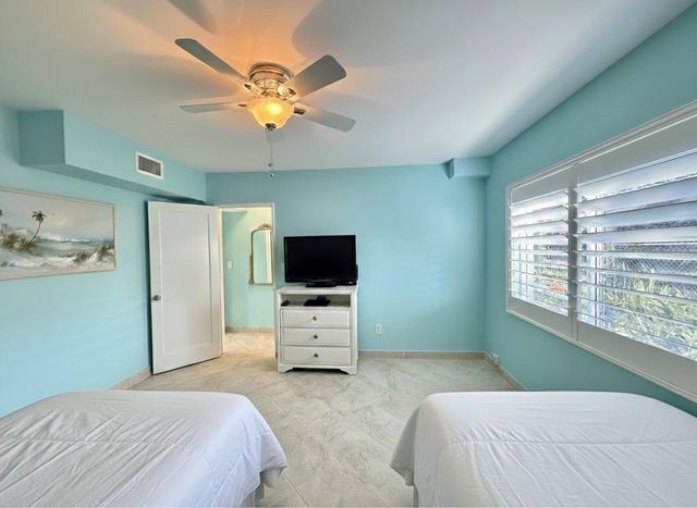1187 Hillsboro Mile 9e, Hillsboro Beach, FL 33062