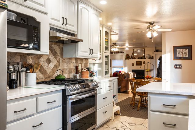 2124 E CHERRY LN, Layton, UT 84040
