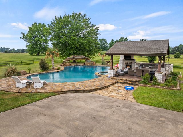 2320 W State Highway 11, Pittsburg, TX 75686