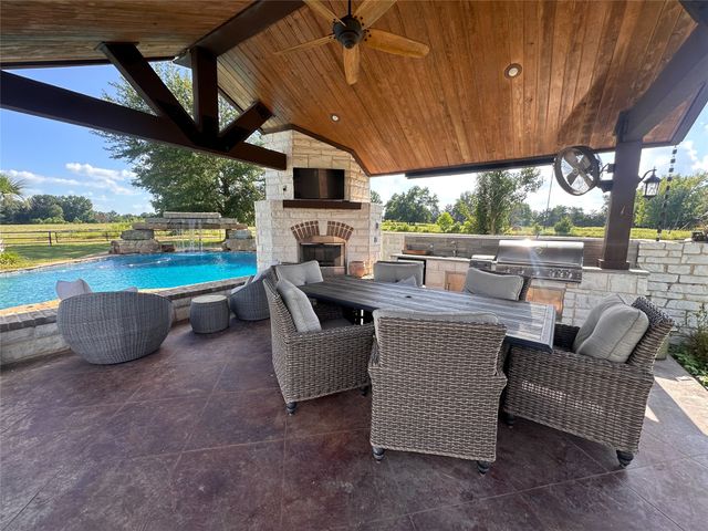 2320 W State Highway 11, Pittsburg, TX 75686