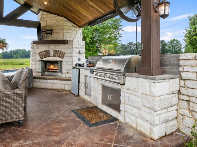 2320 W State Highway 11, Pittsburg, TX 75686