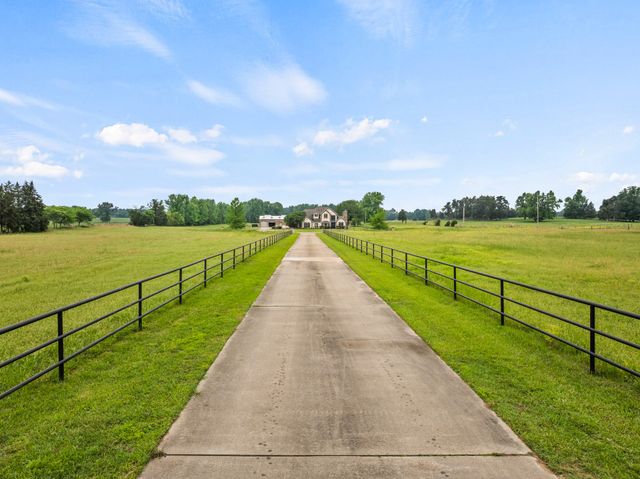 2320 W State Highway 11, Pittsburg, TX 75686