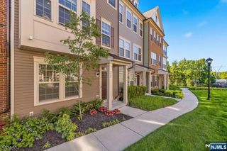 25 Haralson Court, Livingston, NJ 07039