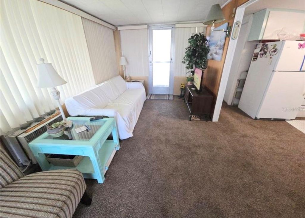 Image 11 of property listing at 707 49TH AVENUE DRIVE W, Bradenton, FL 34207