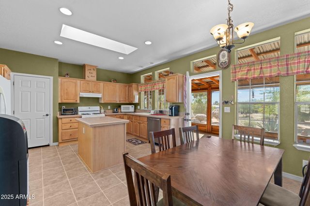 23345 W LOS HUESOS Way, Congress, AZ 85332