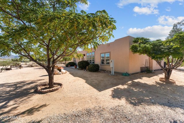 23345 W LOS HUESOS Way, Congress, AZ 85332