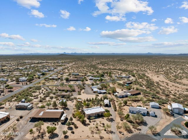 23345 W LOS HUESOS Way, Congress, AZ 85332