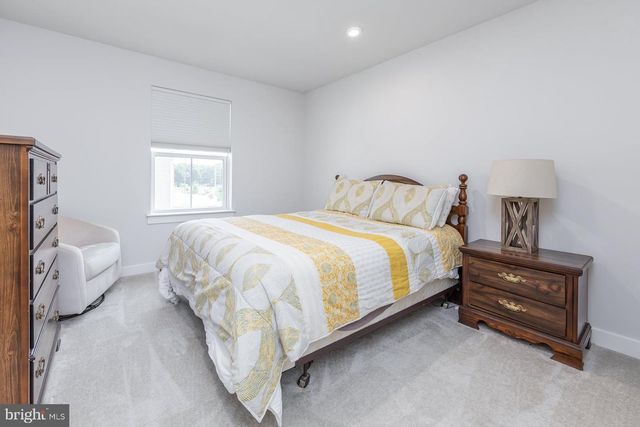 5 PRESLEY WAY, Williamstown, NJ 08094