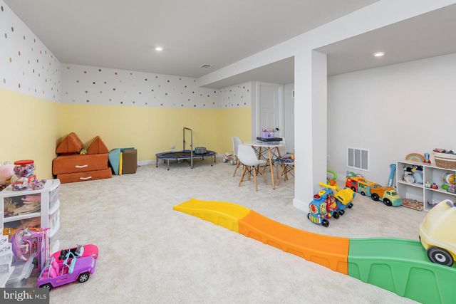 5 PRESLEY WAY, Williamstown, NJ 08094