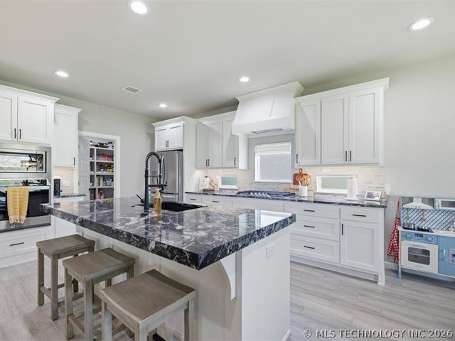 2414 W Union Place, Collinsville, OK 74021