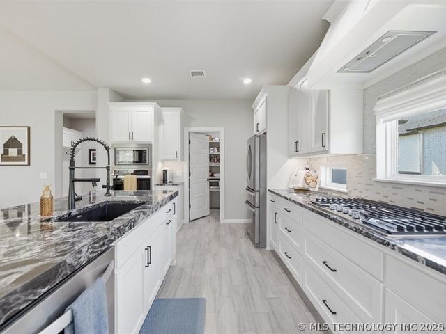 2414 W Union Place, Collinsville, OK 74021