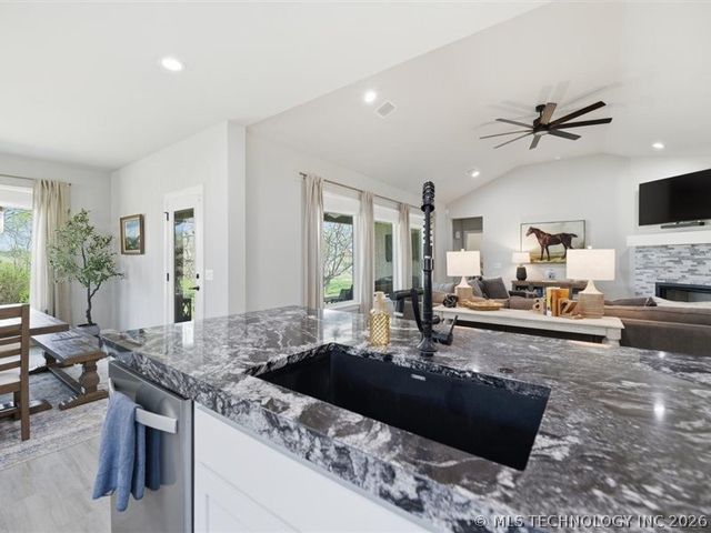 2414 W Union Place, Collinsville, OK 74021