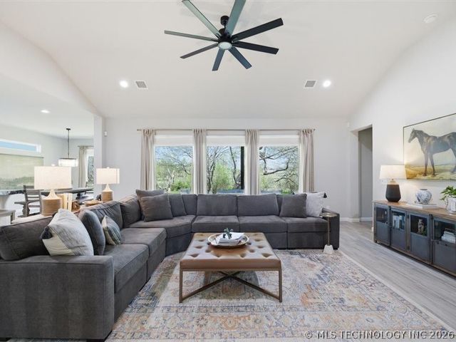 2414 W Union Place, Collinsville, OK 74021