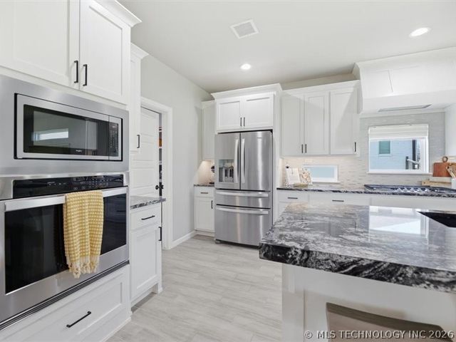 2414 W Union Place, Collinsville, OK 74021