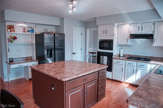 10621 Sherwood Trail, North Royalton, OH 44133