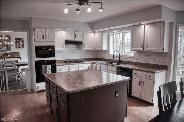 10621 Sherwood Trail, North Royalton, OH 44133