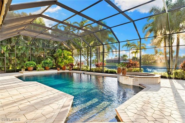 7717 Trent CT, Naples, FL 34113