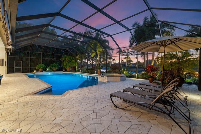 7717 Trent CT, Naples, FL 34113