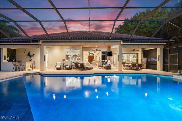 7717 Trent CT, Naples, FL 34113