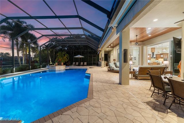 7717 Trent CT, Naples, FL 34113