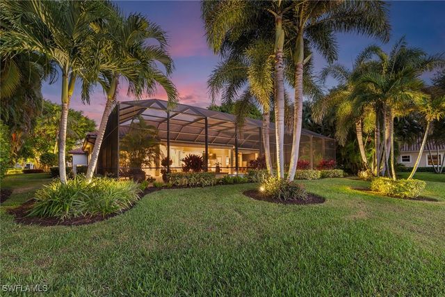 7717 Trent CT, Naples, FL 34113