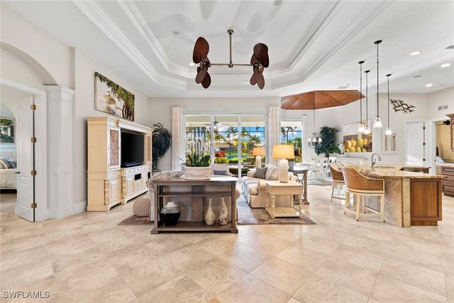 7717 Trent CT, Naples, FL 34113