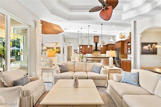 7717 Trent CT, Naples, FL 34113