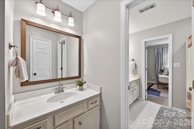 4612 Quail Canyon Drive, Charlotte, NC 28226