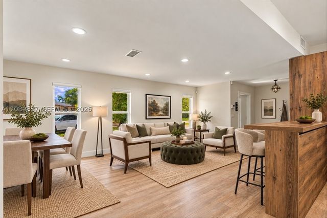 6121 NW 40th St, Virginia Gardens, FL 33166