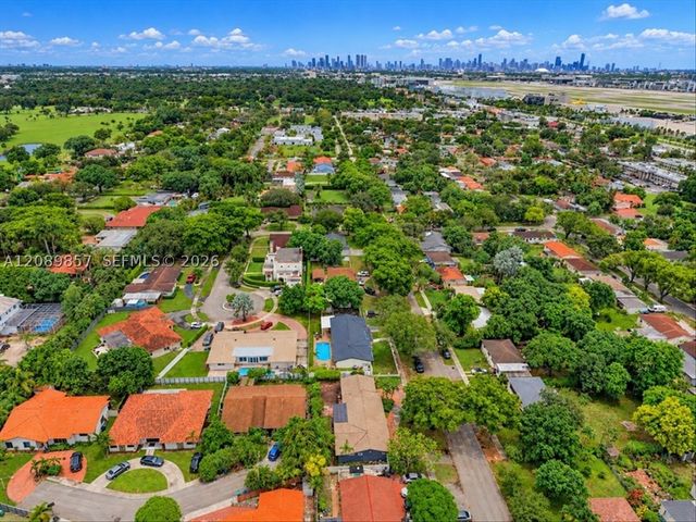 6121 NW 40th St, Virginia Gardens, FL 33166