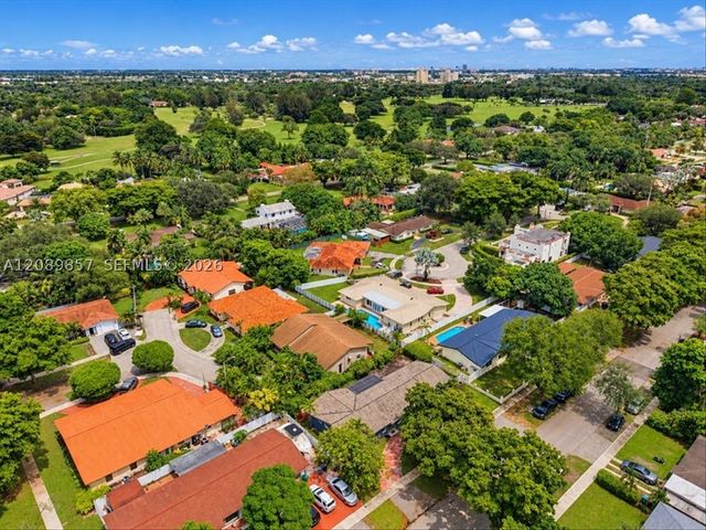 6121 NW 40th St, Virginia Gardens, FL 33166