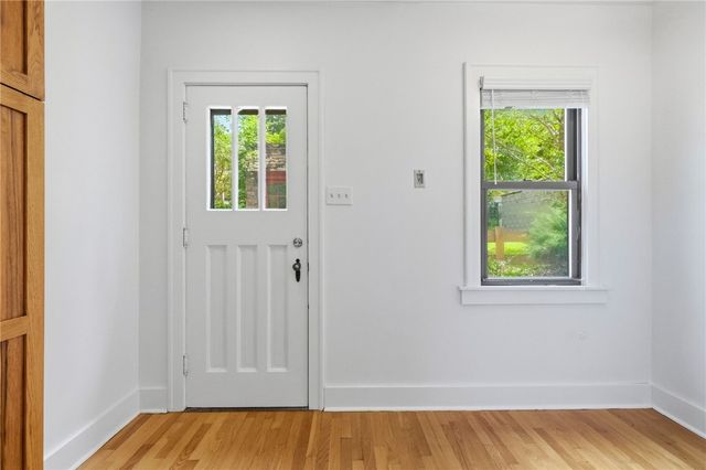 207 Altoona Pl, Mt Lebanon, PA 15228