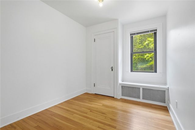 207 Altoona Pl, Mt Lebanon, PA 15228
